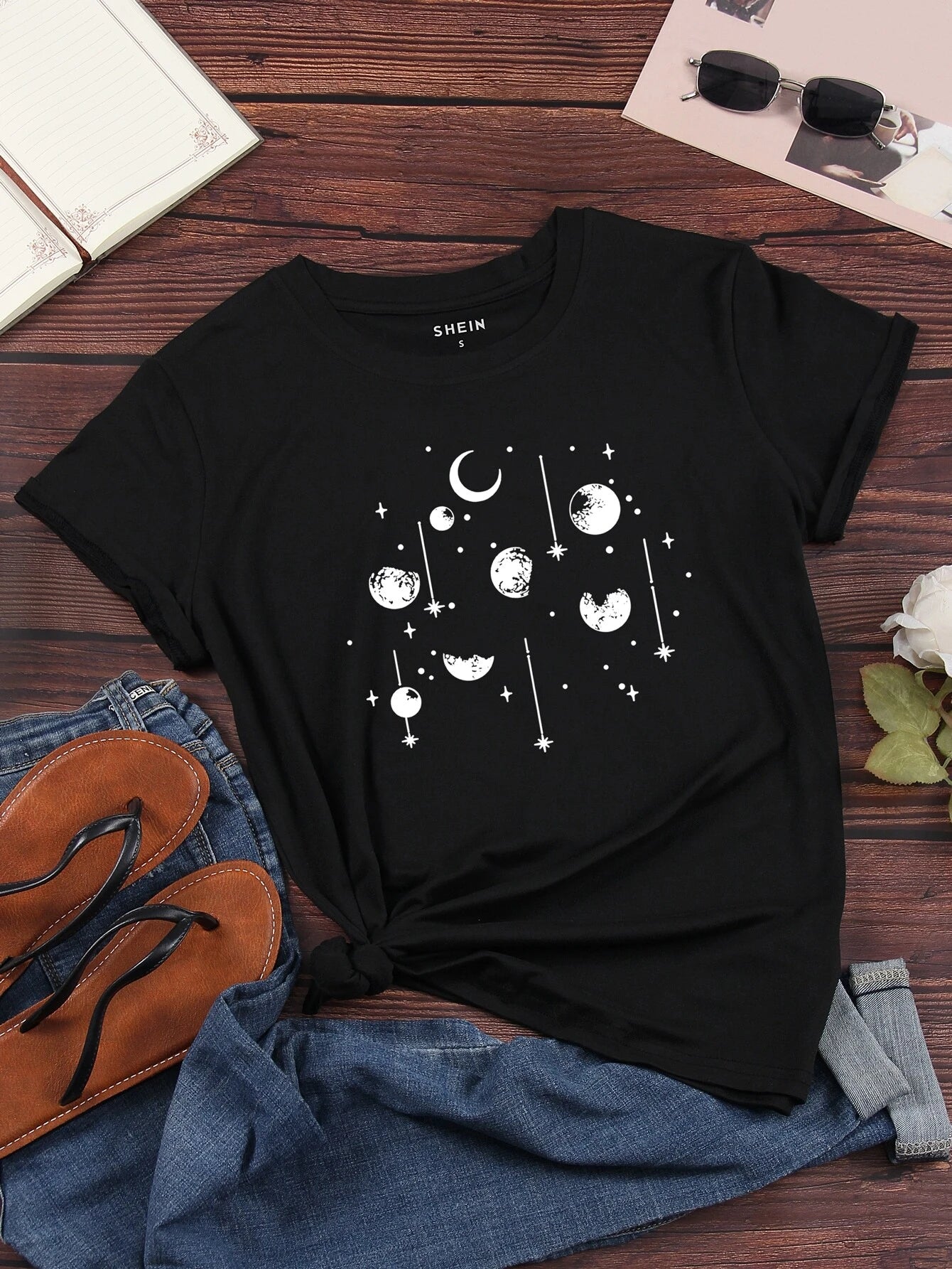 Camiseta negra luna